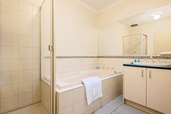 Apartments @ Mt Waverley - Great Ocean Road Tourism 0