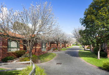 Apartments @ Mt Waverley - Great Ocean Road Tourism 23