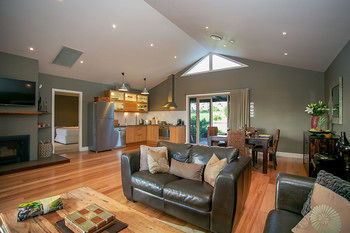 Lilies Luxury Retreats - Great Ocean Road Tourism 43