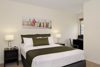 Apartments @ Glen Central ViQi - Great Ocean Road Tourism 11