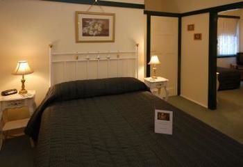 Chalet Blue Mountains - Great Ocean Road Tourism 4