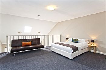 Ryals Serviced Apartments Camperdown - Great Ocean Road Tourism 3