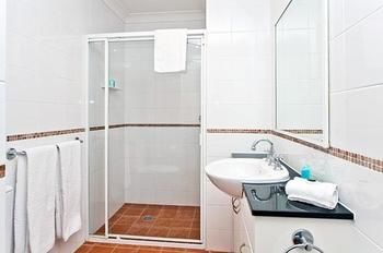 Ryals Serviced Apartments Camperdown - Great Ocean Road Tourism 21