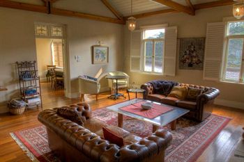 Tizzana Winery Bed & Breakfast - Great Ocean Road Tourism 1