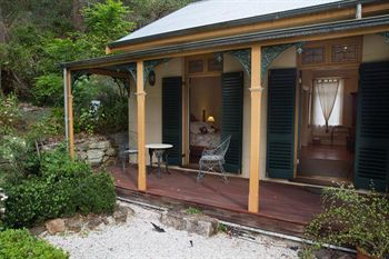 Tizzana Winery Bed & Breakfast - Great Ocean Road Tourism 3