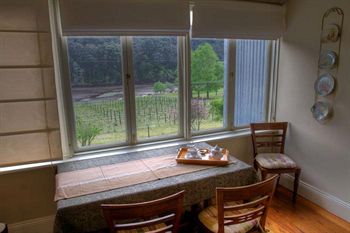 Tizzana Winery Bed & Breakfast - Great Ocean Road Tourism 4