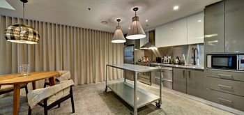 Zara Tower - Luxury Suites And Apartments - Great Ocean Road Tourism 32