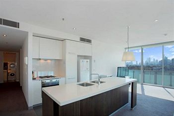 Astra Apartments - St Kilda Rd - Great Ocean Road Tourism 13