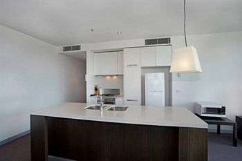 Astra Apartments - St Kilda Rd - Great Ocean Road Tourism 14