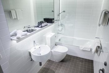 ADGE Boutique Apartment Hotel - Great Ocean Road Tourism 13