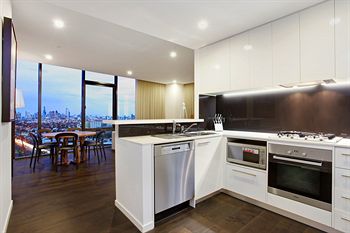 ALT Tower Serviced Apartments - Great Ocean Road Tourism 7