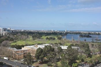 Apartments Melbourne Domain - South Melbourne - Great Ocean Road Tourism 0