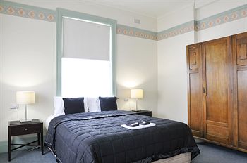 Hotel Gosford - Great Ocean Road Tourism 5