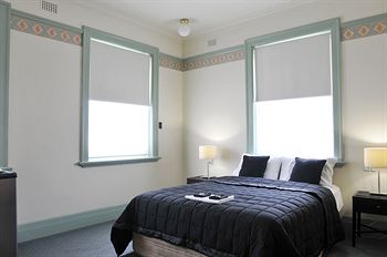 Hotel Gosford - Great Ocean Road Tourism 6