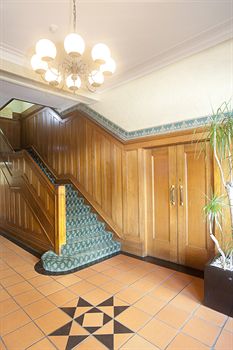 Hotel Gosford - Great Ocean Road Tourism 8