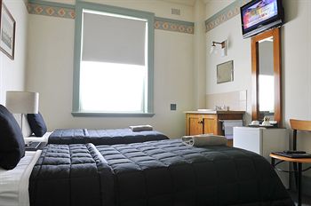 Hotel Gosford - Great Ocean Road Tourism 10
