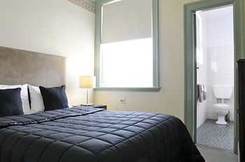 Hotel Gosford - Great Ocean Road Tourism 12