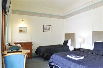 Hotel Gosford - Great Ocean Road Tourism 19
