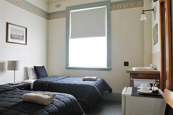 Hotel Gosford - Great Ocean Road Tourism 21