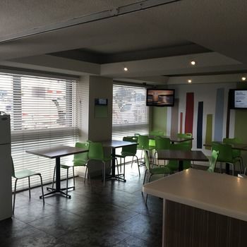 Ibis Budget Fawkner - Great Ocean Road Tourism 8