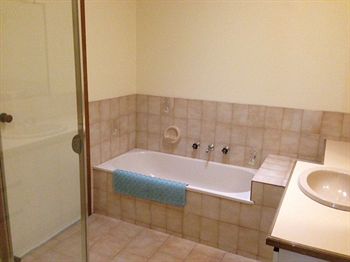 Australian Home Away @ Doncaster Elgar - Great Ocean Road Tourism 0