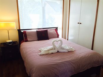 Australian Home Away @ East Doncaster Andersons Creek 1 - Great Ocean Road Tourism 3