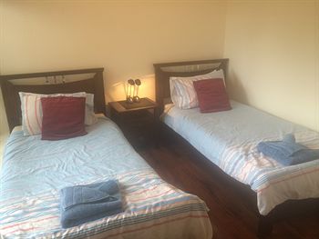 Australian Home Away @ East Doncaster Andersons Creek 1 - Great Ocean Road Tourism 4