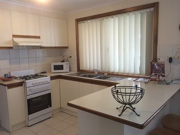Australian Home Away @ Doncaster Andersons Creek 2 - Great Ocean Road Tourism 7