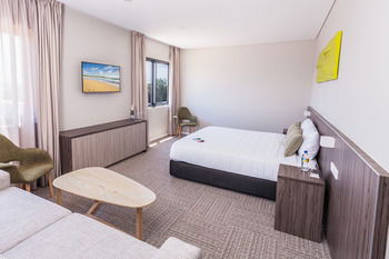 Ibis Styles The Entrance - Great Ocean Road Tourism 6