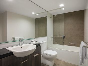 Adina Apartment Hotel Sydney Airport - Great Ocean Road Tourism 7
