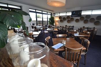 Crossroads Hotel Liverpool - Great Ocean Road Tourism 9