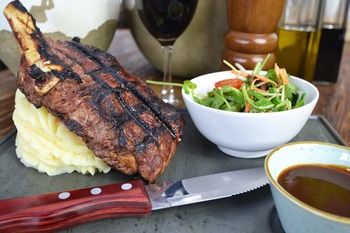 Crossroads Hotel Liverpool - Great Ocean Road Tourism 11