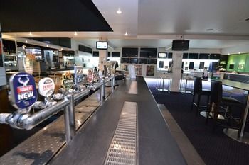 Crossroads Hotel Liverpool - Great Ocean Road Tourism 28