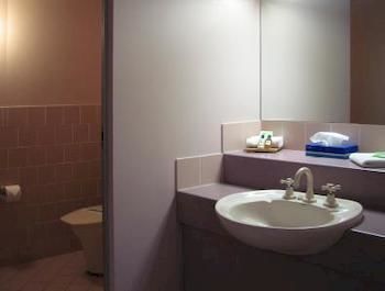 Tamwell Motel And Coffee Lounge - Great Ocean Road Tourism 0