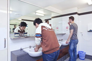 Melbourne Metro YHA - Hostel - Great Ocean Road Tourism 7