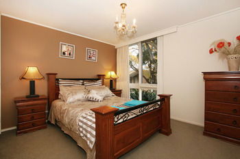 Wattle Holiday Rental - Great Ocean Road Tourism 1