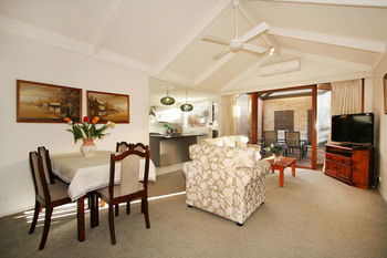 Wattle Holiday Rental - Great Ocean Road Tourism 4