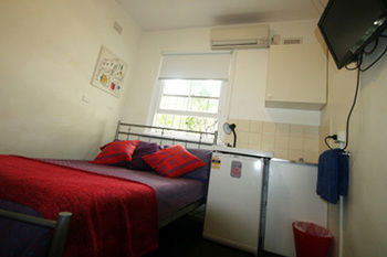 Zing Backpackers - Great Ocean Road Tourism 6