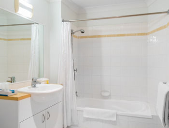 The Brighton Apartments - Great Ocean Road Tourism 6