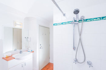 The Brighton Apartments - Great Ocean Road Tourism 8