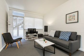 Apartment2c - Lennox 10 - Great Ocean Road Tourism 6