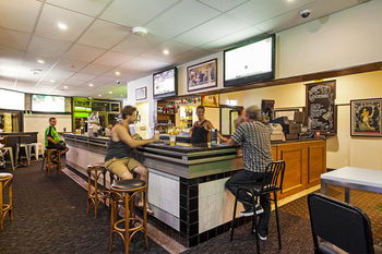 Commonwealth Hotel Newcastle - Great Ocean Road Tourism 5