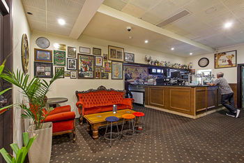 Commonwealth Hotel Newcastle - Great Ocean Road Tourism 6
