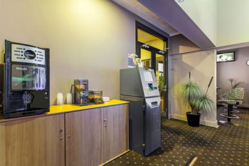 Commonwealth Hotel Newcastle - Great Ocean Road Tourism 8