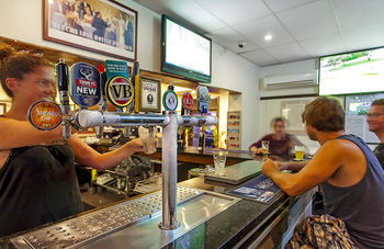 Commonwealth Hotel Newcastle - Great Ocean Road Tourism 10