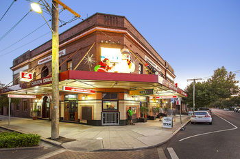 Commonwealth Hotel Newcastle - Great Ocean Road Tourism 12