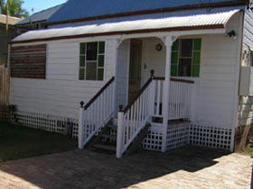 A Pine Cottage - Great Ocean Road Tourism 0