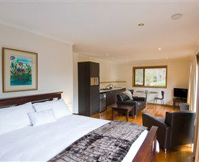 Parnella Kettering Accommodation - Great Ocean Road Tourism 3