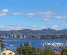 Ashwood Apartments - Lindisfarne - Great Ocean Road Tourism 0