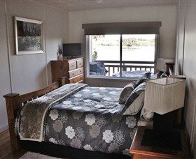 Tranquility Waters - Great Ocean Road Tourism 4